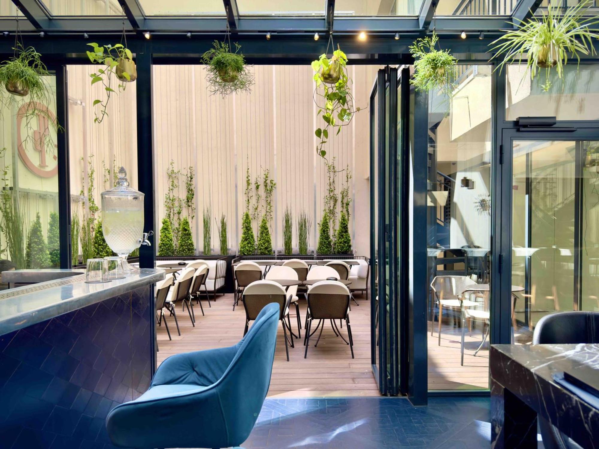 Perpetual Elysee Montaigne Paris Exterior foto